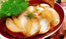 洗尽铅华童心永驻究竟出自哪首歌？