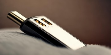 优盘里存歌用什么格式才不会卡顿？