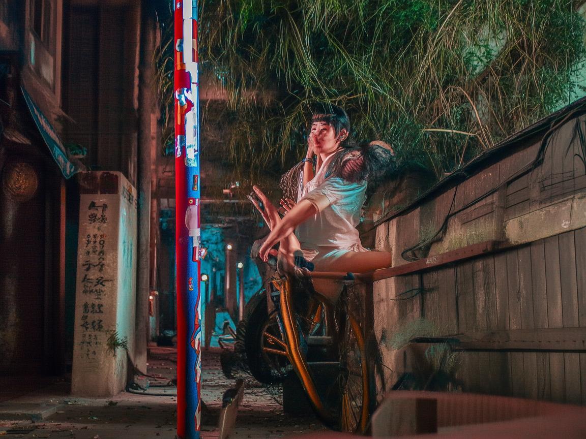 回族女孩唱红歌究竟叫什么？